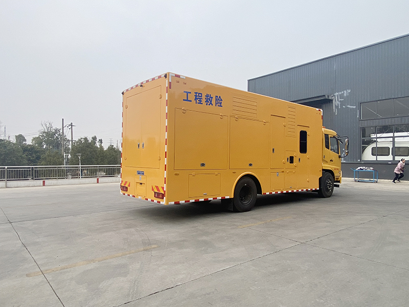 程力牌東風(fēng)天錦3000方排水車(休息室)